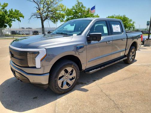 2025 Ford F-150 Lightning Flash