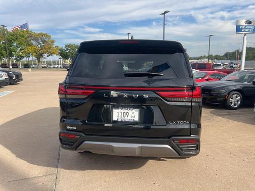 2025 Lexus LX 700h Overtrail