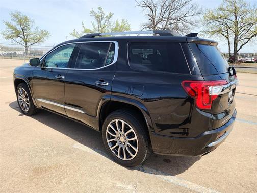 2022 GMC Acadia Denali