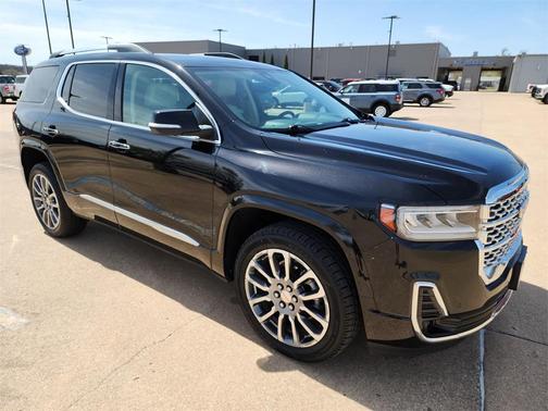 2022 GMC Acadia Denali
