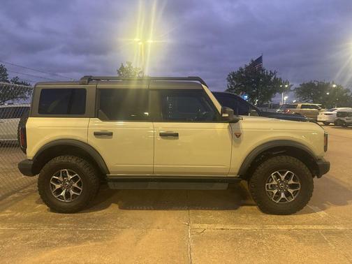 Desert Sand 2025 Ford Bronco Badlands