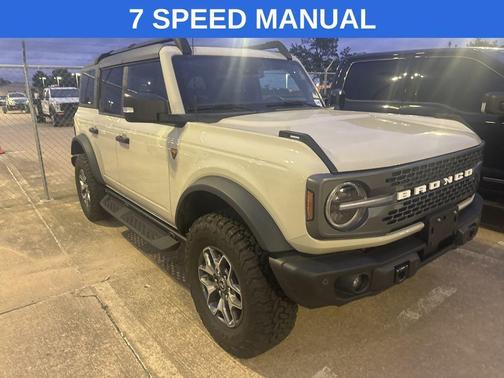 Desert Sand 2025 Ford Bronco Badlands