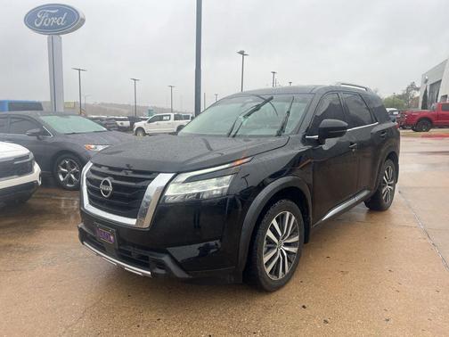 2023 Nissan Pathfinder Platinum