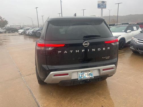 2023 Nissan Pathfinder Platinum