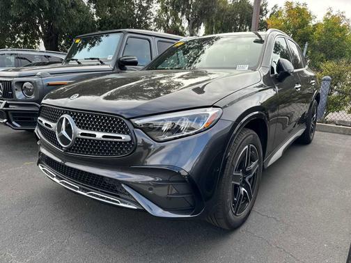 2025 Mercedes-Benz GLC 300