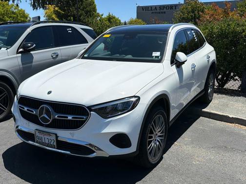 Polar White 2023 Mercedes-Benz GLC 300
