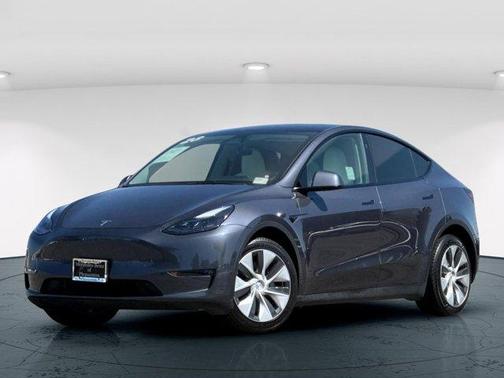 Midnight Silver Metallic 2023 Tesla Model Y Long Range