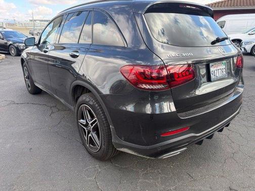 Graphite Gray Metallic 2022 Mercedes-Benz GLC 300 Base 4MATIC