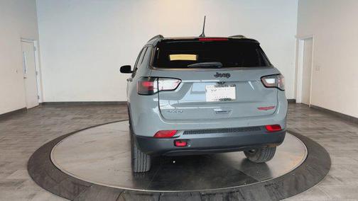 Sting-Gray Clearcoat 2022 Jeep Compass Trailhawk