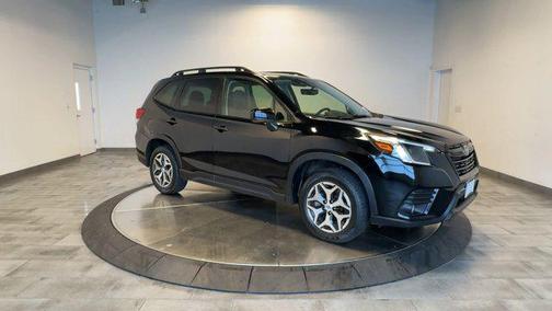 Crystal Black Silica 2023 Subaru Forester Premium