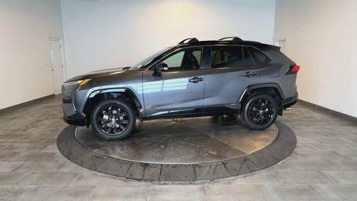 2022 Toyota RAV4 Hybrid SE