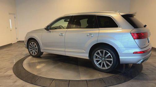 2019 Audi Q7 45 Premium Plus