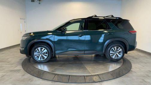 2023 Nissan Pathfinder SL 4WD
