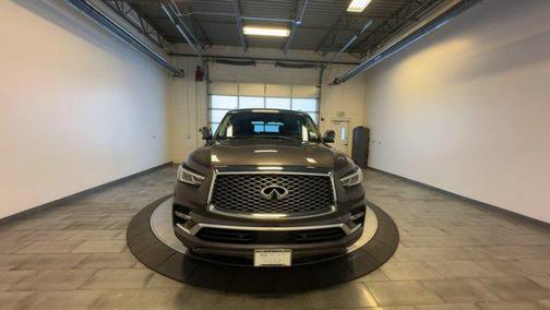 2022 INFINITI QX80 Luxe