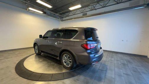 2022 INFINITI QX80 Luxe