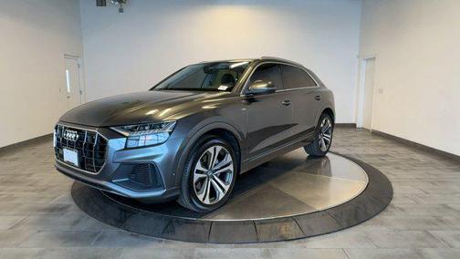 Daytona Gray Pearl Effect 2020 Audi Q8 55 Premium Plus