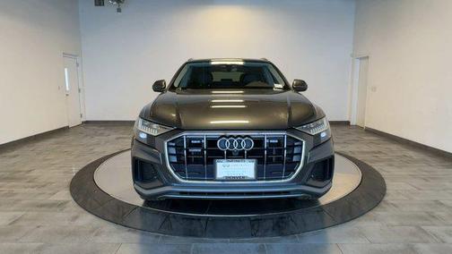 Daytona Gray Pearl Effect 2020 Audi Q8 55 Premium Plus