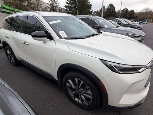 Majestic White 2023 INFINITI QX60 Luxe