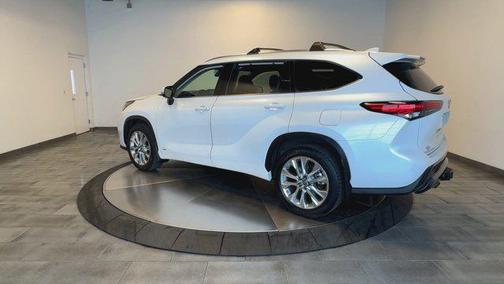 2022 Toyota Highlander Hybrid Limited