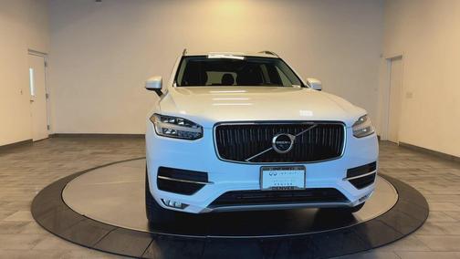 Crystal White Pearl Metallic 2017 Volvo XC90 T6 Momentum