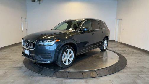 2022 Volvo XC90 T5 Momentum