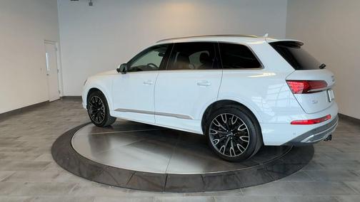 Carrara White 2020 Audi Q7 55 Premium Plus