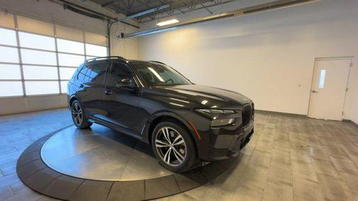 Black Sapphire Metallic 2023 BMW X7 xDrive40i