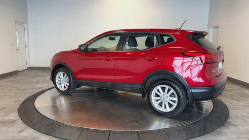 Palatial Ruby 2018 Nissan Rogue Sport S