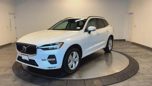 2022 Volvo XC60 B5 Momentum