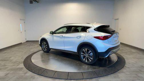 2019 INFINITI QX30 LUXE