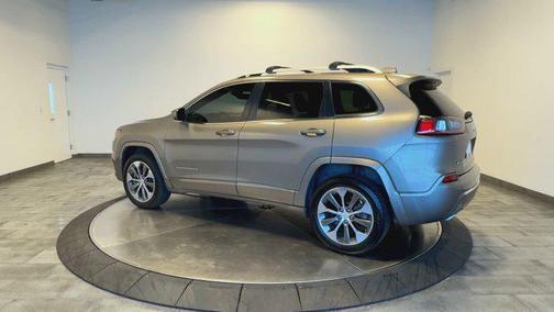 2019 Jeep Cherokee Overland