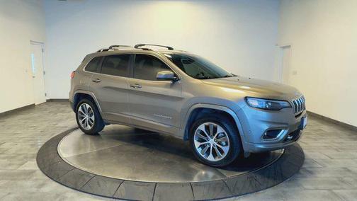 2019 Jeep Cherokee Overland