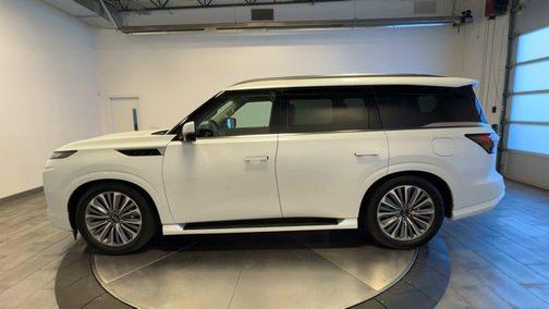 2025 INFINITI QX80 SENSORY AWD