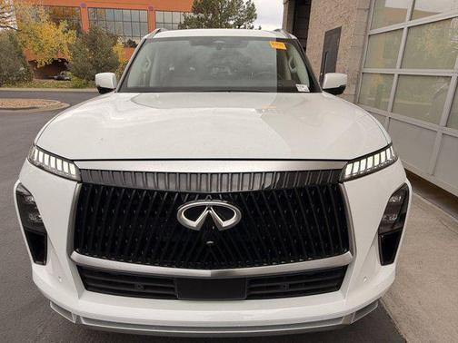 2025 INFINITI QX80 SENSORY AWD