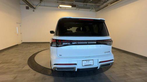 2025 INFINITI QX80 SENSORY AWD