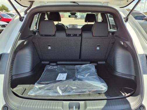 Platinum White Pearl 2027 Honda HR-V Sport