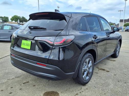 Crystal Black Pearl 2027 Honda HR-V LX