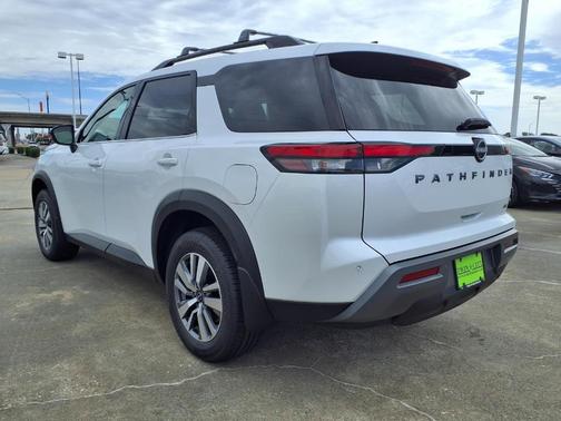 Everest White P 2026 Nissan Pathfinder SL