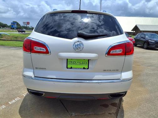 White Diamond Clearcoat 2015 Buick Enclave Leather