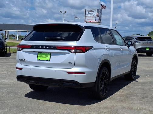 Alpine Frost 2026 Nissan Rogue Plug-In Hybrid SL