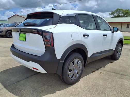Fresh Powder 2026 Nissan Kicks S