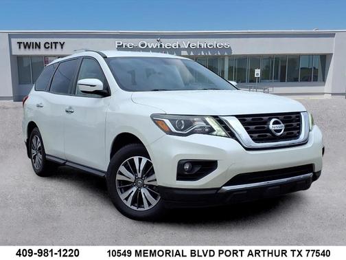 White 2020 Nissan Pathfinder SV