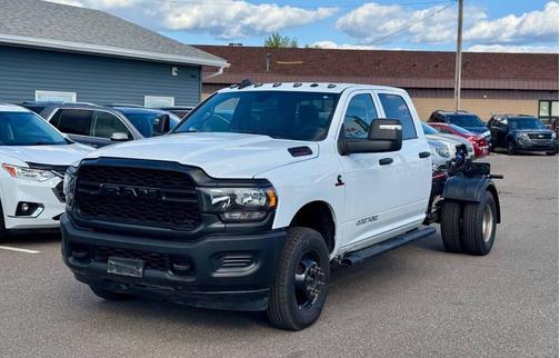 2023 RAM 3500 Tradesman Crew Cab 4x4 8' Box