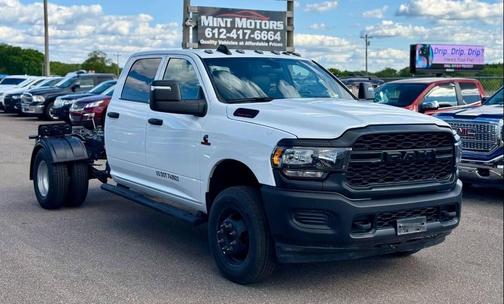 2023 RAM 3500 Tradesman Crew Cab 4x4 8' Box