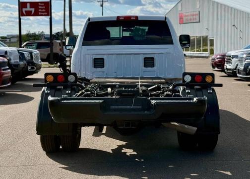 2023 RAM 3500 Tradesman Crew Cab 4x4 8' Box