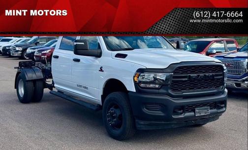 2023 RAM 3500 Tradesman Crew Cab 4x4 8' Box