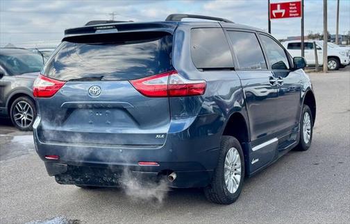 2017 Toyota Sienna XLE