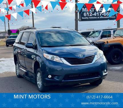 2017 Toyota Sienna XLE