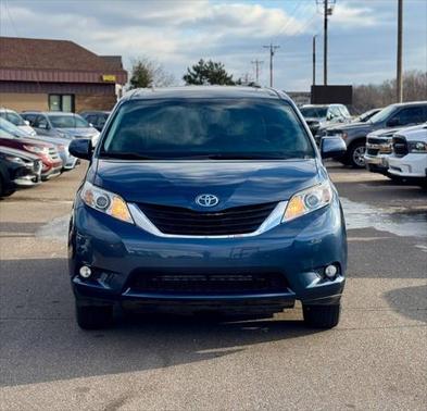 2017 Toyota Sienna XLE