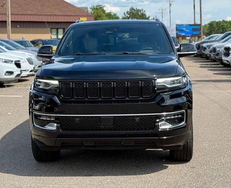 Diamond Black Crystal Pearlcoat 2022 Jeep Wagoneer Series III 4x4